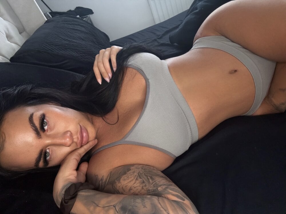 BELLABLACKXUK