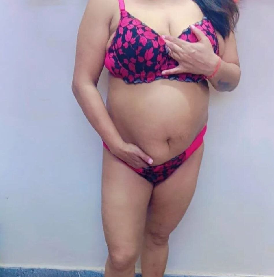 Desi_Couple72