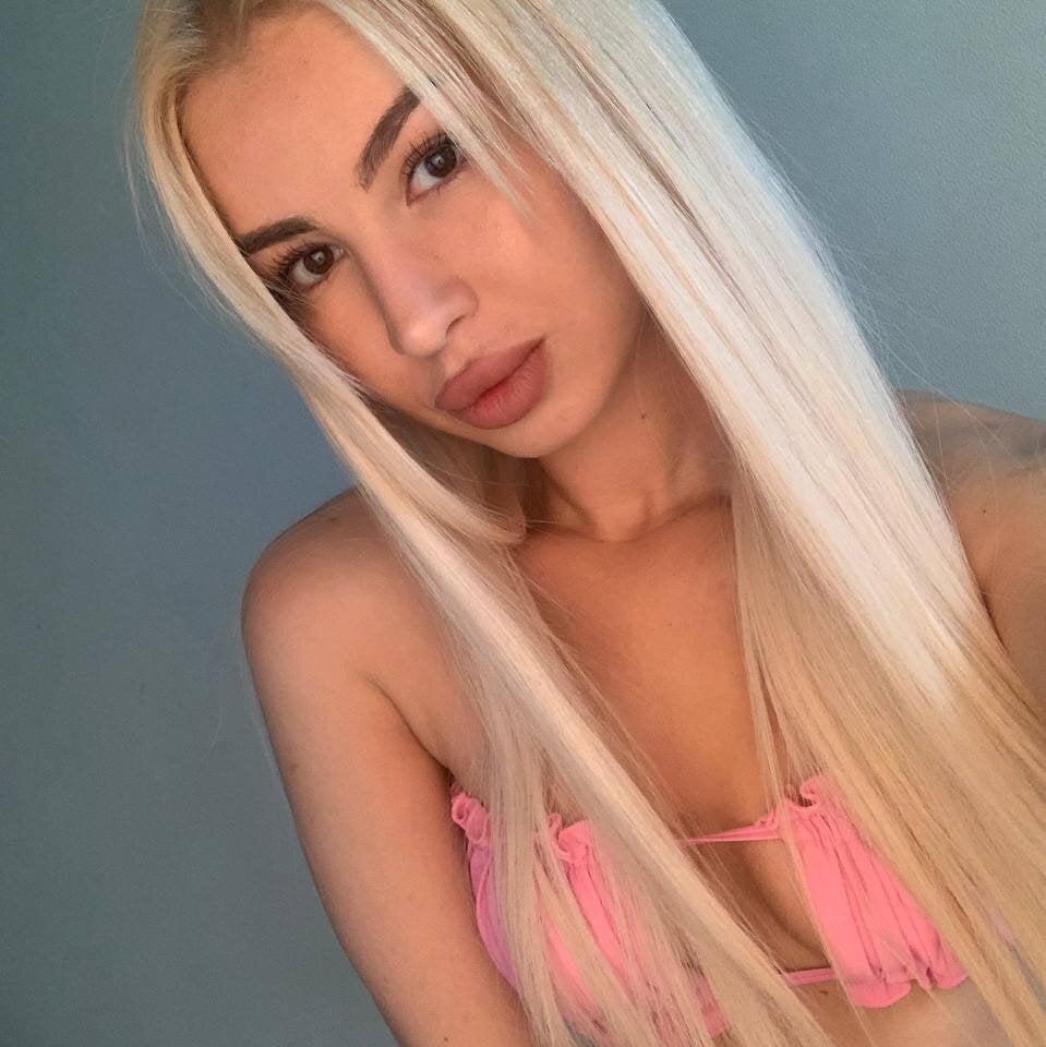Emilly_Hix