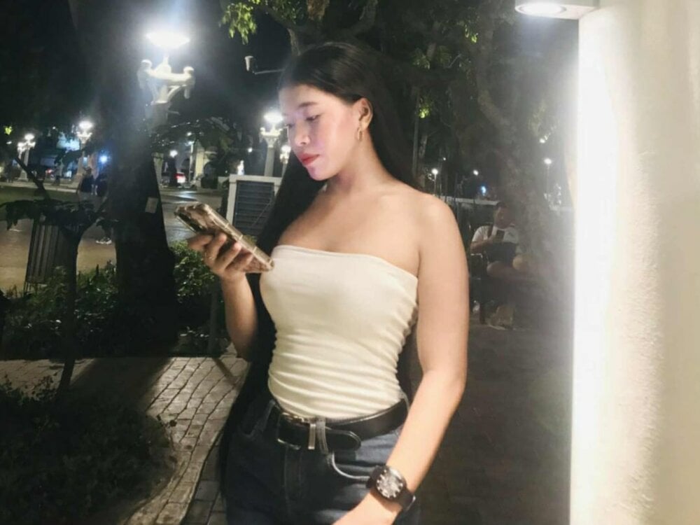 HotAsianHailey69