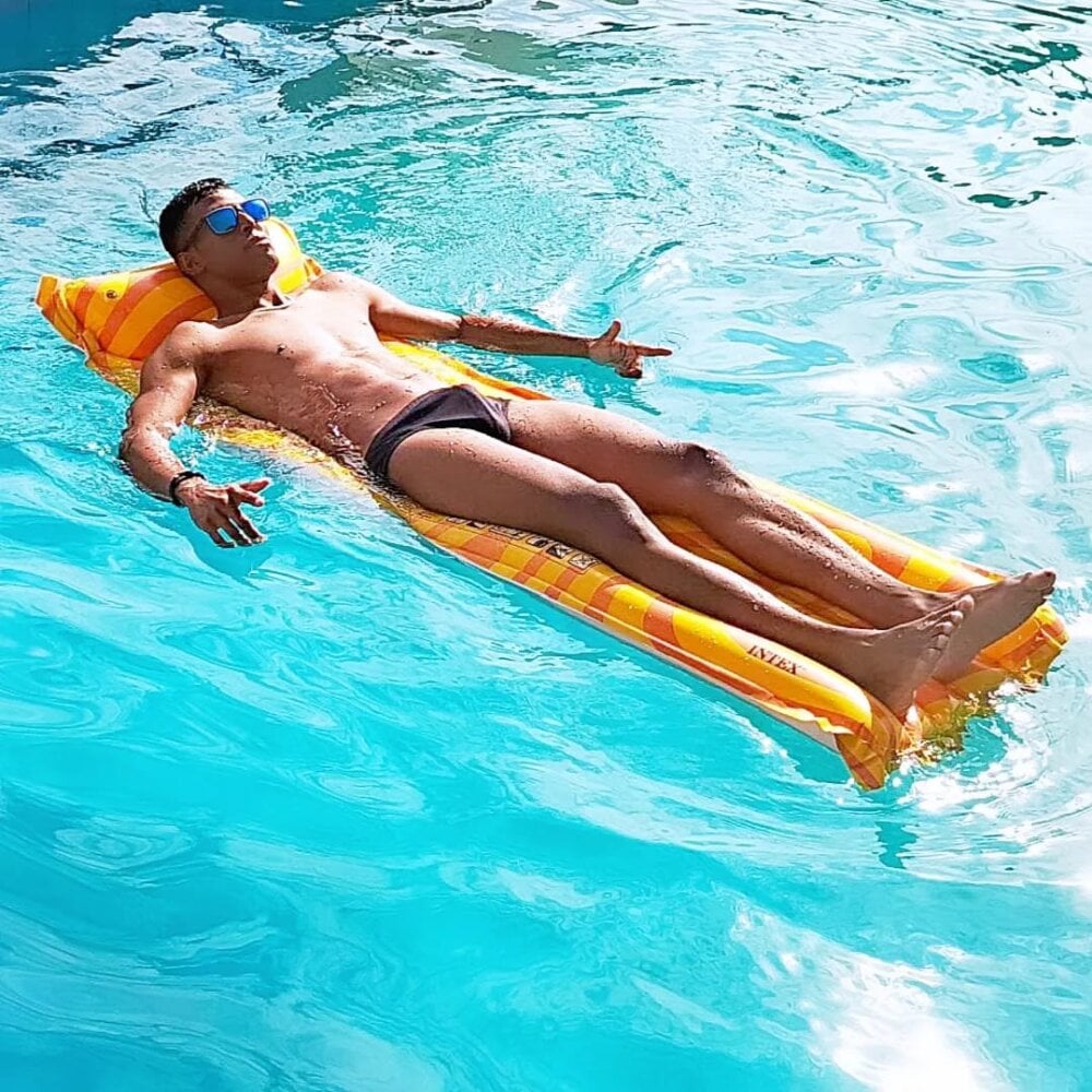 Interracial_Snow_Bunny