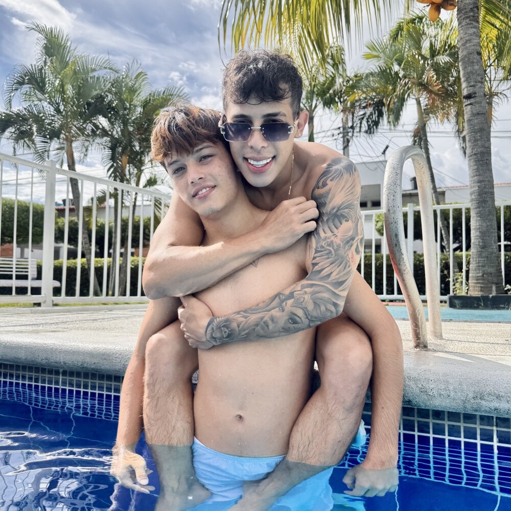 Latin_TwinHot1
