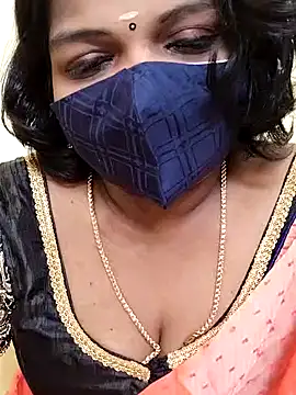 aadhavi