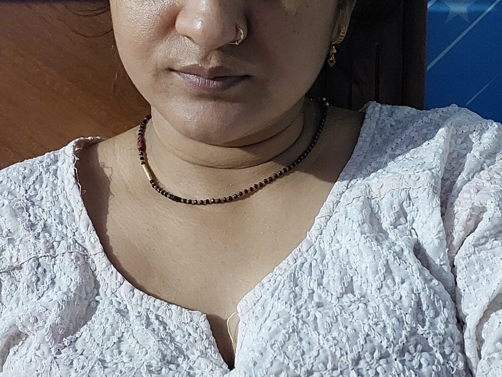 lonlygirlpriya7
