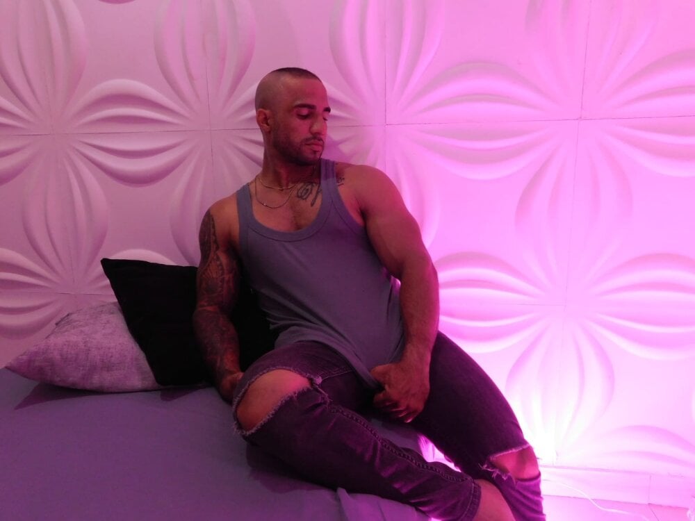 naugthy_dominant